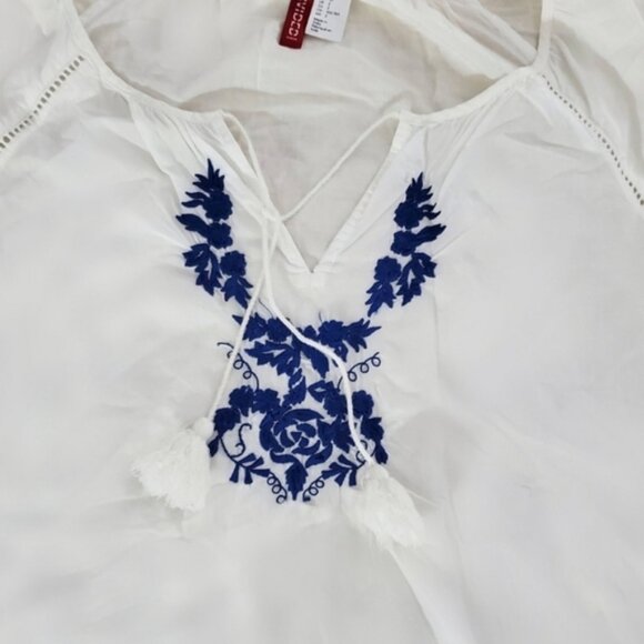 RESORT- Bohemian Vacay Embroidered Tunic Dress with Tassels- White + Blue - Picture 10 of 10